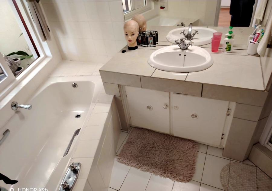 4 Bedroom Property for Sale in Vincent Heights Eastern Cape